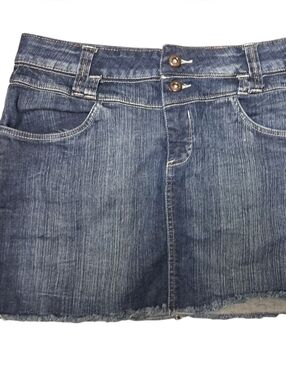 ✨️3 For $20✨️Liquid X Vintage Y2K Denim Mini Skirt EUC Size 11